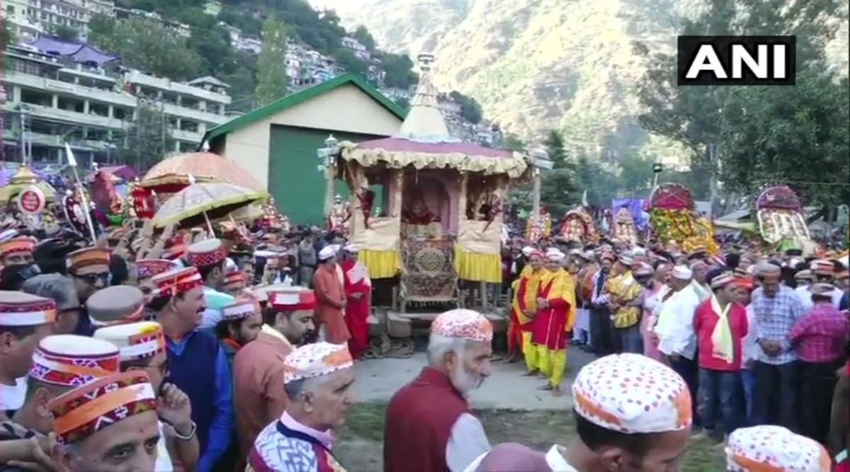 Kullu Dussehra 2019: हिमाचल प्रदेश में कुल्लू दशहरा की हुई शानदार शुरुआत, 14 अक्टूबर को होगा इस उत्सव का समापन, जानिए इसका महत्व Kullu Dussehra 2019: हिमाचल प्रदेश में कुल्लू दशहरा की हुई शानदार शुरुआत, 14 अक्टूबर को होगा इस उत्सव का समापन, जानिए इसका महत्व