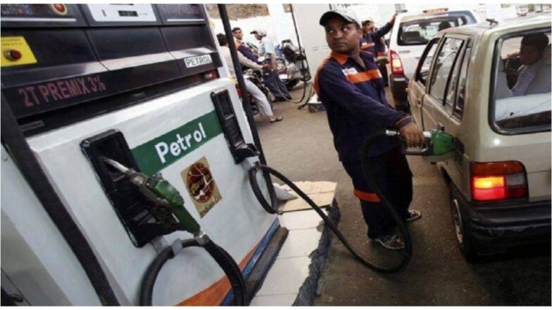 पेट्रोल-डीजल के दाम 2 दिन बाद फिर घटे, कच्चे तेल में भी देखी गई नरमी