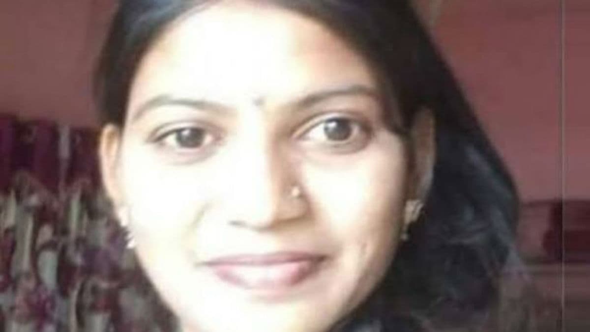 बड़ी लापरवाही: मराठी अभिनेत्री पूजा जुंजर को वक्त पर नहीं मिली एम्बुलेंस, एक्ट्रेस और नवजात बच्चे की हुई मौत बड़ी लापरवाही: मराठी अभिनेत्री पूजा जुंजर को वक्त पर नहीं मिली एम्बुलेंस, एक्ट्रेस और नवजात बच्चे की हुई मौत