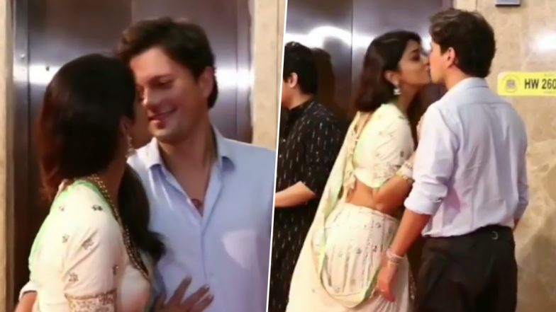 श्रिया सरन ने पति&nbsp;एंड्रे कोसचीव को लिफ्ट के बाहर किया Kiss, दिवाली पार्टी से हॉट Video हुआ Viral
