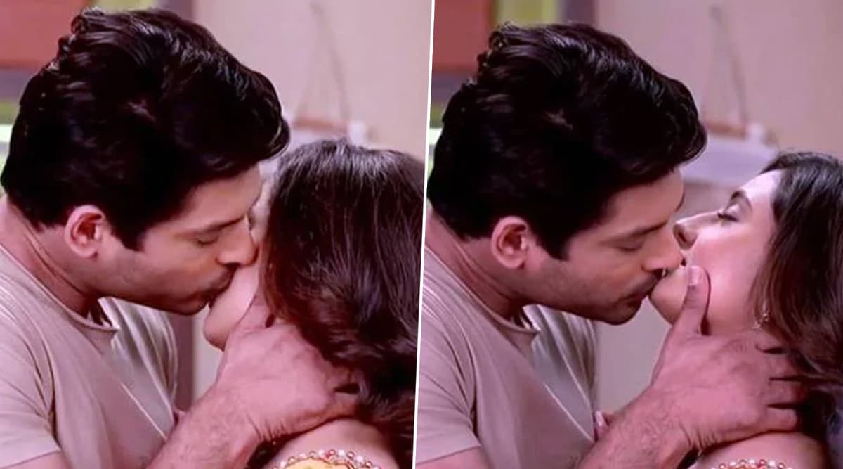 बिग बॉस 13: लड़ाई झगड़े के बीच सिद्धार्थ शुक्ला-रश्मि देसाई का हॉट Kissing Video हुआ Viral बिग बॉस 13: लड़ाई झगड़े के बीच सिद्धार्थ शुक्ला-रश्मि देसाई का हॉट Kissing Video हुआ Viral