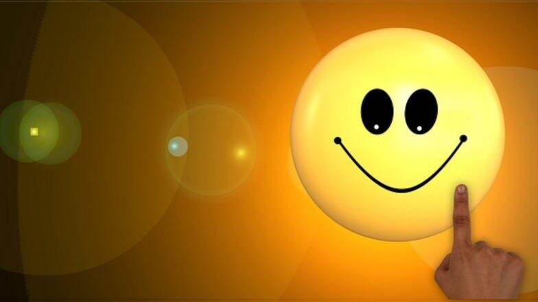 World Smile Day 2019: मुस्कुराना है सेहत के लिए लाभदायक, वर्ल्ड स्माइल डे पर जानिए हंसने के 5 फायदे World Smile Day 2019: मुस्कुराना है सेहत के लिए लाभदायक, वर्ल्ड स्माइल डे पर जानिए हंसने के 5 फायदे