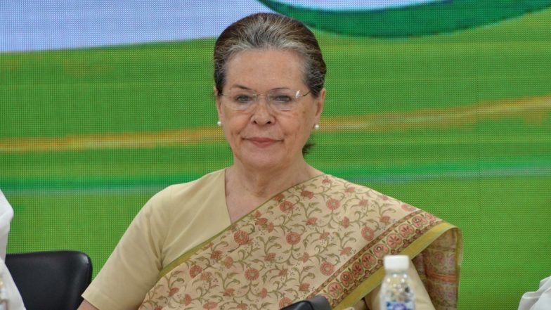 कांग्रेस की अंतरिम अध्यक्ष सोनिया गांधी ने पीएम नरेंद्र मोदी को किसानों को लेकर 'राजधर्म' निभाने की दिलाई याद