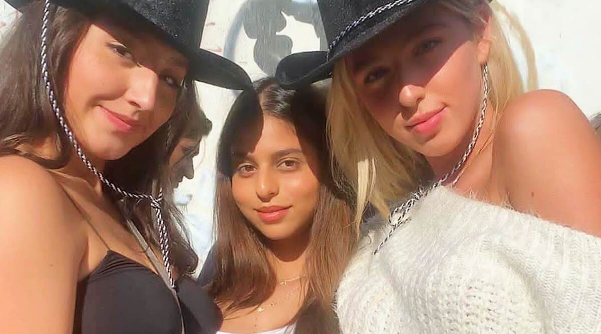 Suhana Khan Viral Video: शाहरुख खान की बेटी सुहाना खान ने अपनी गर्लगैंग के साथ दिखाया अपना हॉट अंदाज Suhana Khan Viral Video: शाहरुख खान की बेटी सुहाना खान ने अपनी गर्लगैंग के साथ दिखाया अपना हॉट अंदाज
