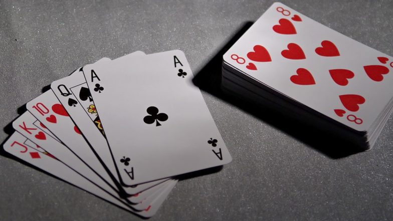 Playing Teen Patti During Diwali: दिवाली के दिन क्यों खेली जाती है तीन पत्ती, जानें ताश से जुड़ी पौराणिक कथा और महत्व