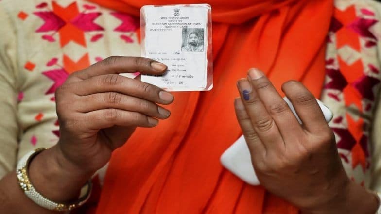 झारखंड विधानसभा चुनाव 2019: इन वोटरों के पास है सत्ता की चाभी, बना सकते हैं किसी भी दल की सरकार झारखंड विधानसभा चुनाव 2019: इन वोटरों के पास है सत्ता की चाभी, बना सकते हैं किसी भी दल की सरकार