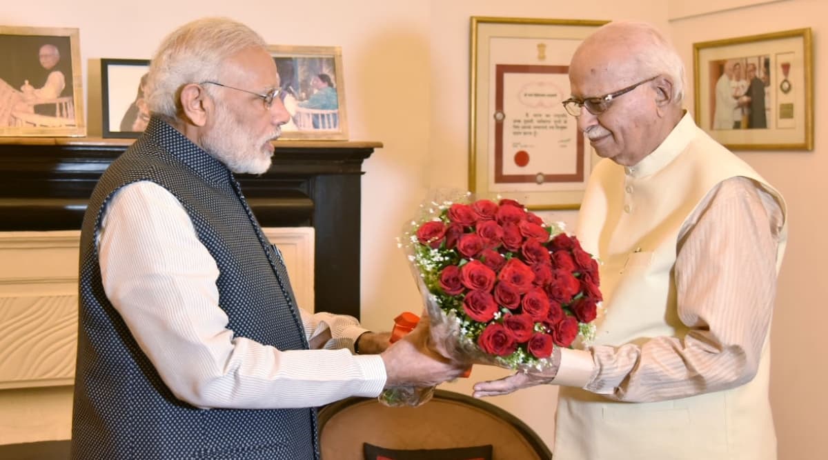प्रधानमंत्री नरेंद्र मोदी ने लाल कृष्ण आडवाणी को उनके 92वें जन्मदिन पर दी बधाई, पार्टी के प्रति उनके योगदान की सराहना की प्रधानमंत्री नरेंद्र मोदी ने लाल कृष्ण आडवाणी को उनके 92वें जन्मदिन पर दी बधाई, पार्टी के प्रति उनके योगदान की सराहना की
