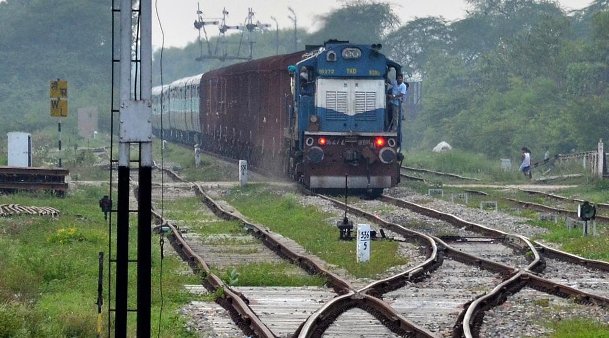 15 अप्रैल से सेवाएं बहाल करने तैयारी में रेलवे, कहा- ड्यूटी पर लौटने के लिए तैयार रहें स्टाफ, टीटीआई, गार्ड और अन्य अधिकारी 15 अप्रैल से सेवाएं बहाल करने तैयारी में रेलवे, कहा- ड्यूटी पर लौटने के लिए तैयार रहें स्टाफ, टीटीआई, गार्ड और अन्य अधिकारी