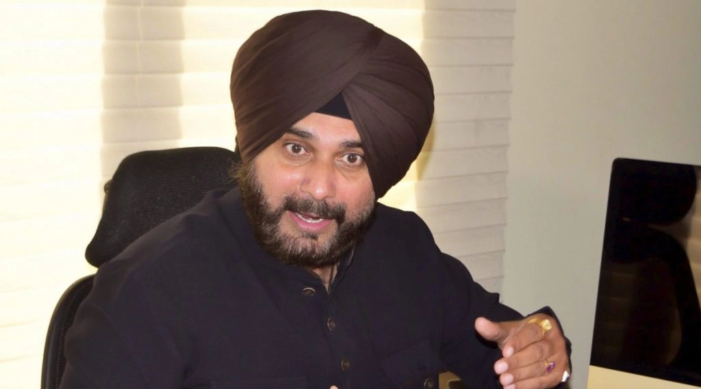 सिद्धू की पंजाब कैबिनेट में वापसी के संकेत नहीं, राजनीतिक भविष्य अधर में
