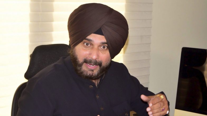 Amritsar में नवजोत सिंह सिद्धू के लापता होने के लगे पोस्टर, ढूंढने वाले को मिलेगा ₹50,000 का इनाम