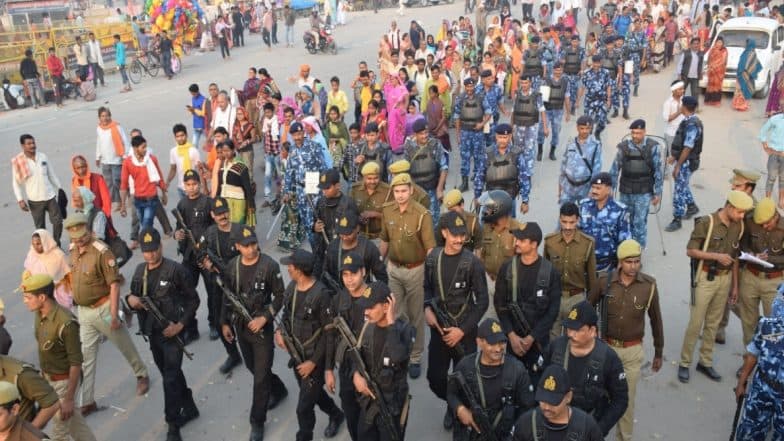 अयोध्या मामला: SC की 5 जजों की बेंच आज 10.30 बजे सुनाएगी फैसला, व्हाट्सऐप, फेसबुक, ट्विटर पर पैनी नजर- देशभर में सुरक्षा के कड़े इंतजाम अयोध्या मामला: SC की 5 जजों की बेंच आज 10.30 बजे सुनाएगी फैसला, व्हाट्सऐप, फेसबुक, ट्विटर पर पैनी नजर- देशभर में सुरक्षा के कड़े इंतजाम