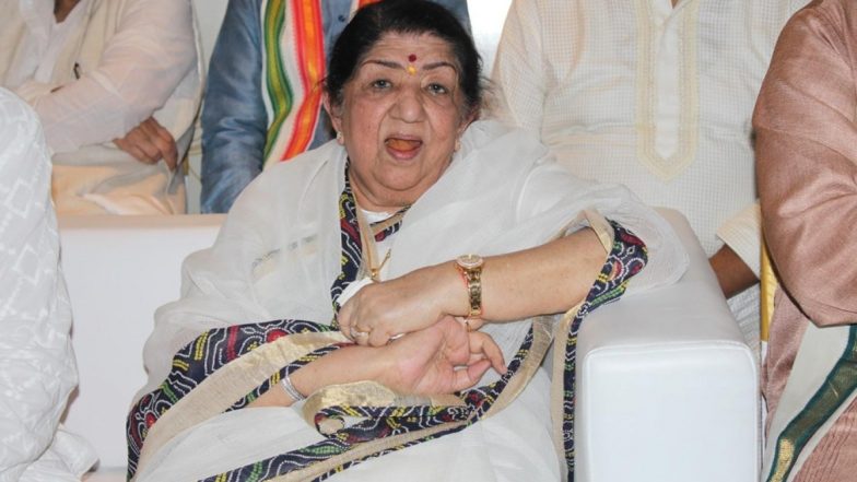 Lata Mangeshkar Health Update: सोशल मीडिया पर उड़ी स्वर कोकिला लता मंगेशकर के निधन की अफवाह, उनकी टीम ने बताई सच्चाई