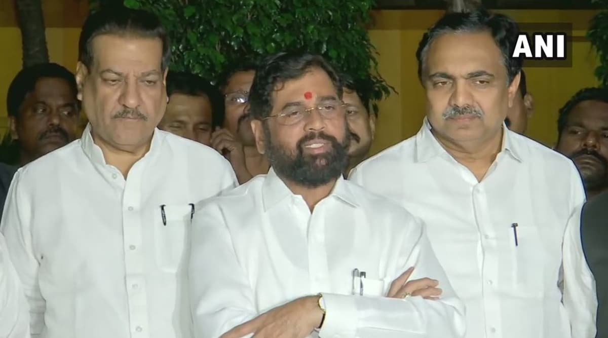 महाराष्ट्र: शिवसेना, कांग्रेस और एनसीपी की बैठक के बाद बोले एकनाथ शिंदे- न्यूनतम साझा कार्यक्रम पर ड्राफ्ट तैयार, हाईकमान लेगा आखिरी फैसला महाराष्ट्र: शिवसेना, कांग्रेस और एनसीपी की बैठक के बाद बोले एकनाथ शिंदे- न्यूनतम साझा कार्यक्रम पर ड्राफ्ट तैयार, हाईकमान लेगा आखिरी फैसला