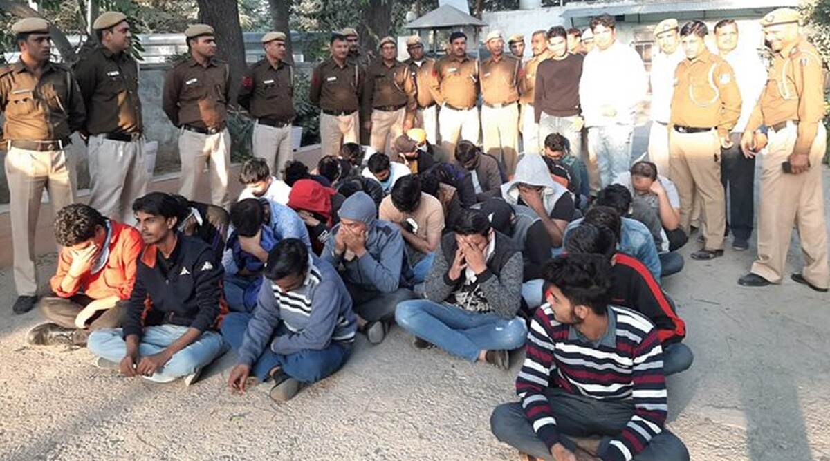 कनाडा के नागरिकों को ठगने वाले फर्जी कॉल सेंटर का भंडाफोड़, 32 गिरफ्तार कनाडा के नागरिकों को ठगने वाले फर्जी कॉल सेंटर का भंडाफोड़, 32 गिरफ्तार