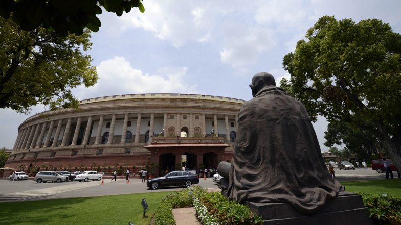 Lok Sabha passes Bill reducing MPs' salary By 30%: लोकसभा से सांसदों की 30 फीसदी वेतन कटौती वाला बिल पास