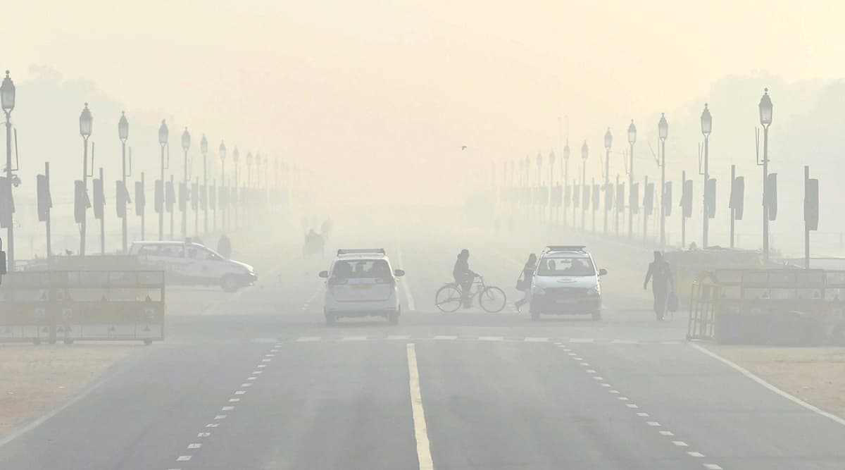 पाकिस्तान: लाहौर में वायु प्रदूषण से बिगड़े हालात, जहरीली हवा में लोगों का सांस लेना हुआ दूभर पाकिस्तान: लाहौर में वायु प्रदूषण से बिगड़े हालात, जहरीली हवा में लोगों का सांस लेना हुआ दूभर