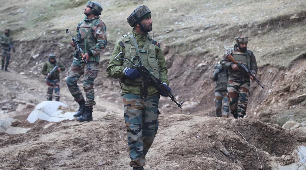 पाकिस्तान की नई चाल: भारतीय जवानों को गुपचुप तरीके से वॉट्सऐप ग्रुप में कर रहा शामिल, सेना ने दी चेतावनी पाकिस्तान की नई चाल: भारतीय जवानों को गुपचुप तरीके से वॉट्सऐप ग्रुप में कर रहा शामिल, सेना ने दी चेतावनी