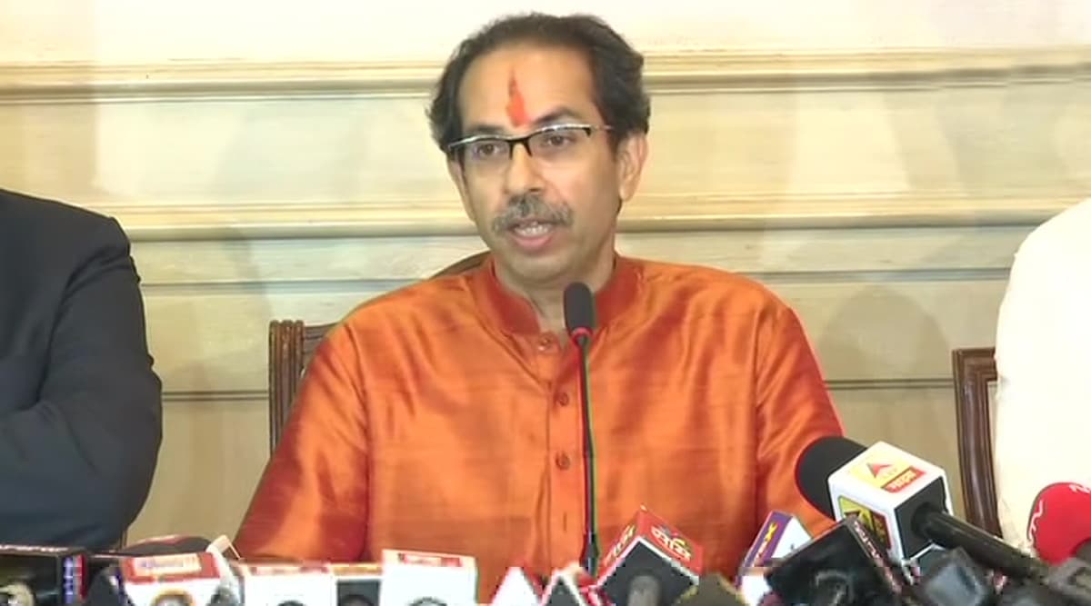 महाराष्ट्र: मुख्यमंत्री उद्धव ठाकरे ने की कैबिनेट की पहली बैठक की अध्यक्षता, किसानों के मदद का दिया आश्वासन महाराष्ट्र: मुख्यमंत्री उद्धव ठाकरे ने की कैबिनेट की पहली बैठक की अध्यक्षता, किसानों के मदद का दिया आश्वासन