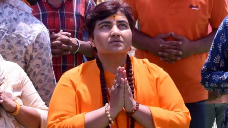 बैकफुट पर बीजेपी सांसद प्रज्ञा सिंह ठाकुर, गोडसे को 'देशभक्त' बताने के बाद आज लोकसभा में मांग सकती हैं माफी