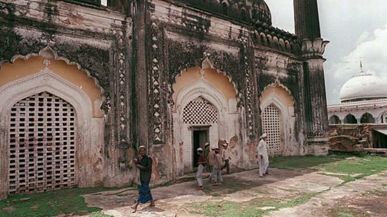 बाबरी मस्जिद के विध्वंस पर आपत्तिजनक पोस्ट, पुलिस ने AMU के 2 छात्रों के खिलाफ दर्ज किया मामला