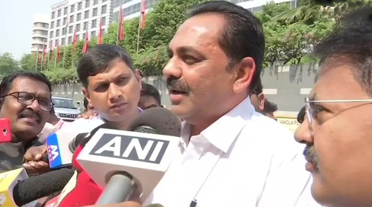दिल्ली से मुंबई वापसी के बाद NCP विधायक अनिल पाटिल ने किया खुलासा- होटल में मौजूद थे 100-200 बीजेपी कार्यकर्ता, सिविल ड्रेस में थे पुलिस वाले दिल्ली से मुंबई वापसी के बाद NCP विधायक अनिल पाटिल ने किया खुलासा- होटल में मौजूद थे 100-200 बीजेपी कार्यकर्ता, सिविल ड्रेस में थे पुलिस वाले