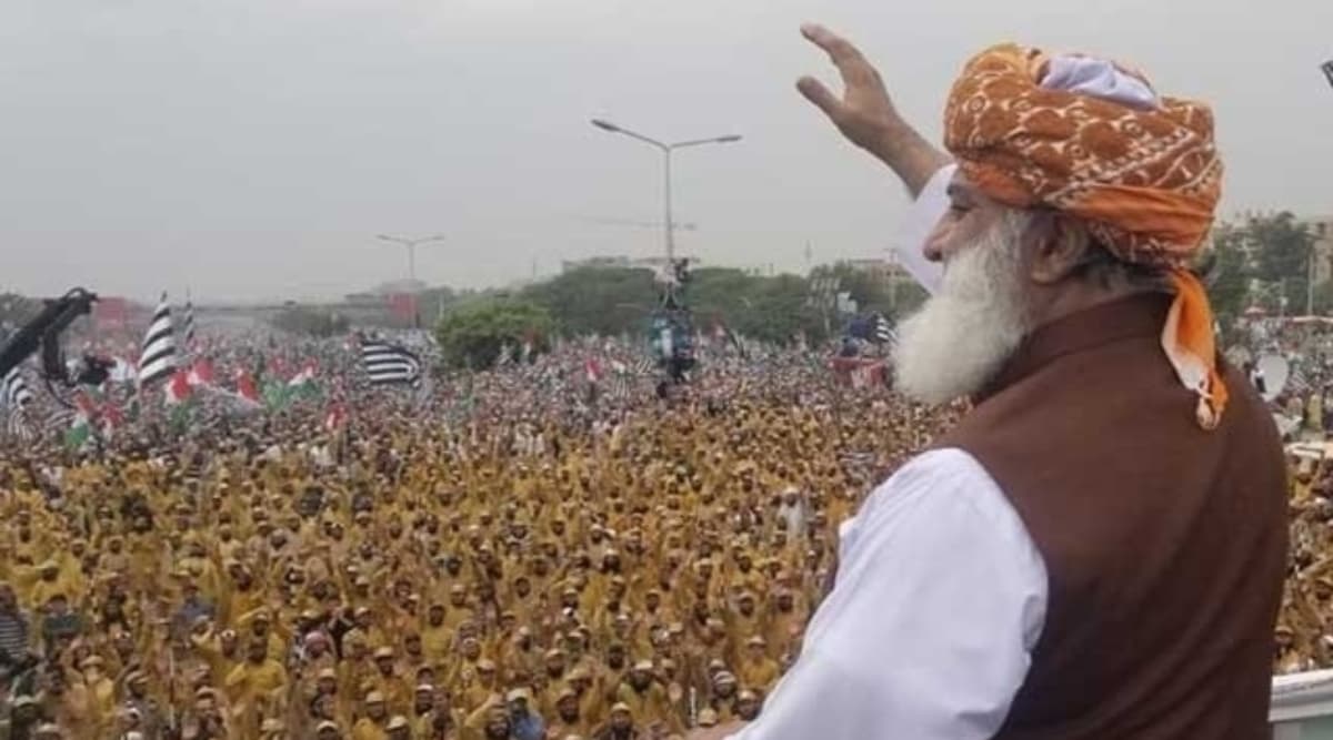 आजादी मार्च: जमीयत उलेमा-ए-इस्लाम-फजल प्रमुख फजलुर रहमानलेंगे कठोर निर्णय आजादी मार्च: जमीयत उलेमा-ए-इस्लाम-फजल प्रमुख फजलुर रहमानलेंगे कठोर निर्णय