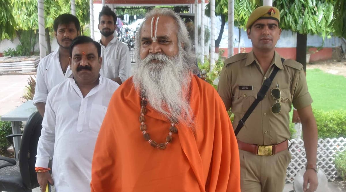 Ayodhya Verdict: पूर्व BJP सांसद रामविलास वेदांती ने मंदिर के ट्रस्ट को लेकर खड़ा किया नया विवाद Ayodhya Verdict: पूर्व BJP सांसद रामविलास वेदांती ने मंदिर के ट्रस्ट को लेकर खड़ा किया नया विवाद