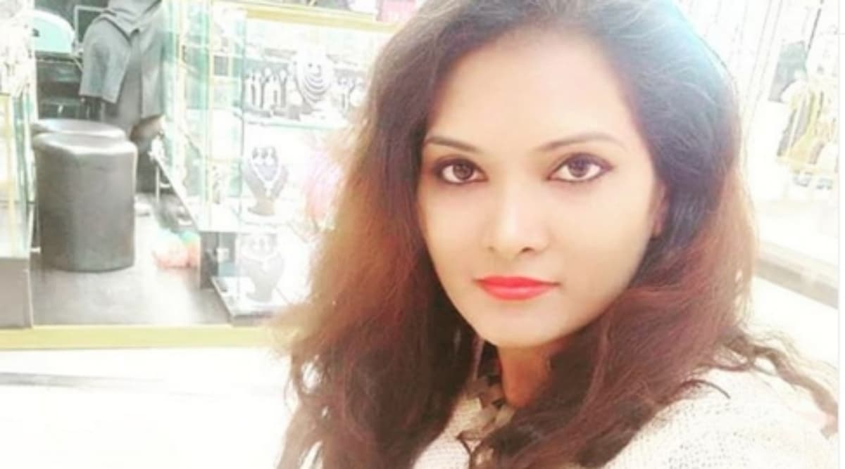 गायिका गीता माली पाटिल की मुंबई-नासिक राजमार्ग पर कार दुर्घटना में हुई मौत, पति विजय माली अस्पताल में भर्ती गायिका गीता माली पाटिल की मुंबई-नासिक राजमार्ग पर कार दुर्घटना में हुई मौत, पति विजय माली अस्पताल में भर्ती