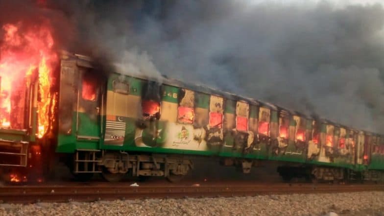 पाकिस्तान: कराची-रावलपिंडी तेजगाम एक्सप्रेस ट्रेन में जले शवों की पहचान के लिए होगा डीएनए परीक्षण पाकिस्तान: कराची-रावलपिंडी तेजगाम एक्सप्रेस ट्रेन में जले शवों की पहचान के लिए होगा डीएनए परीक्षण