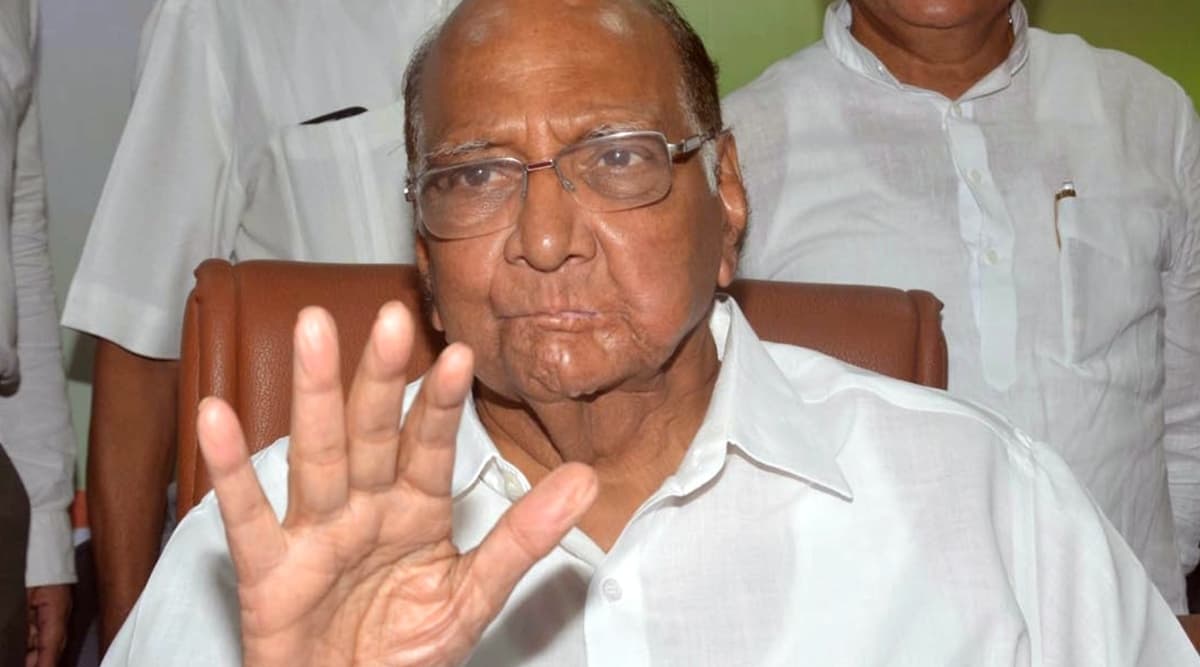 महाराष्ट्र: सरकार गठन पर संकट बरकरार, एनसीपी प्रमुख शरद पवार पर टिकी निगाहें महाराष्ट्र: सरकार गठन पर संकट बरकरार, एनसीपी प्रमुख शरद पवार पर टिकी निगाहें