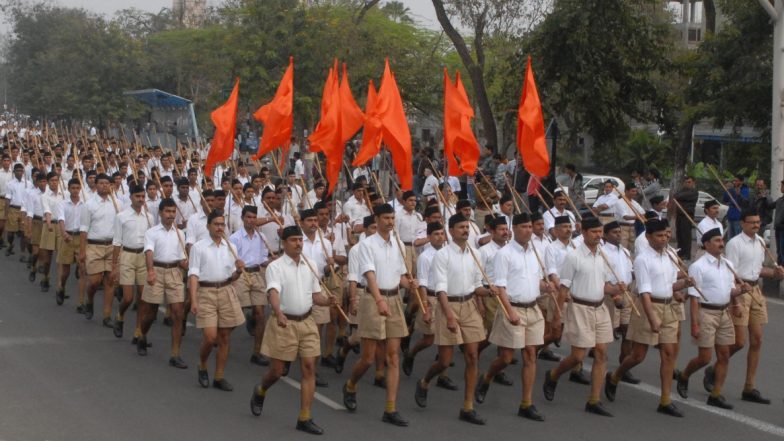 राष्ट्रीय स्वयंसेवक संघ झंडे को हटाने पर BHU अधिकारी को पद छोड़ने के लिए किया गया विवश