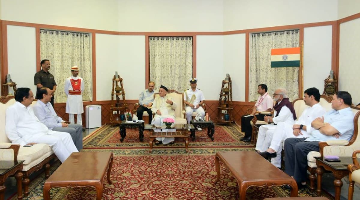 महाराष्ट्र: गवर्नर भगत सिंह कोश्यारी ने अब NCP को दिया सरकार बनाने का न्योता, आज रात 8.30 बजे तक पेश करना होगा दावा महाराष्ट्र: गवर्नर भगत सिंह कोश्यारी ने अब NCP को दिया सरकार बनाने का न्योता, आज रात 8.30 बजे तक पेश करना होगा दावा
