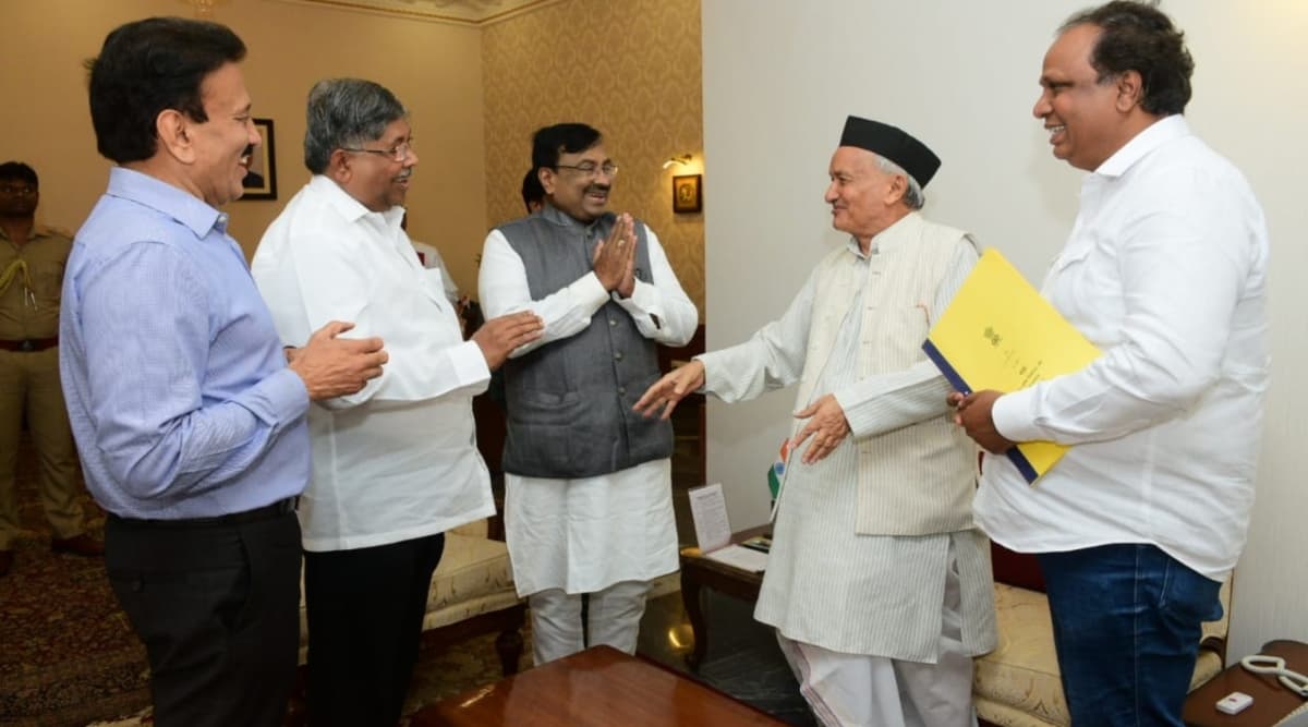 महाराष्ट्र में सरकार गठन को लेकर BJP की कोर कमेटी बैठक में नहीं निकला कोई नतीजा, अब पार्टी के केंद्रीय नेतृत्व से निर्णय की की प्रतीक्षा महाराष्ट्र में सरकार गठन को लेकर BJP की कोर कमेटी बैठक में नहीं निकला कोई नतीजा, अब पार्टी के केंद्रीय नेतृत्व से निर्णय की की प्रतीक्षा