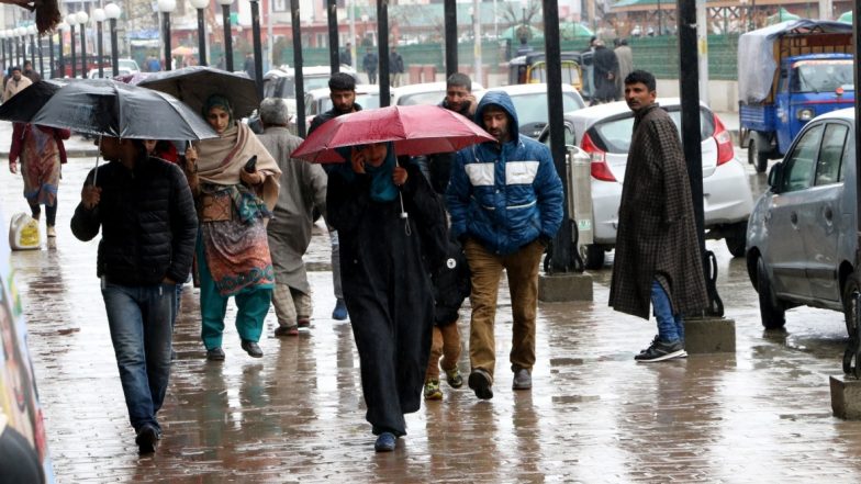 जम्मू-कश्मीर के ऊपरी इलाकों में फिर हुई बर्फबारी और बारिश, कई स्थानों पर तापमान शून्य से  नीचे