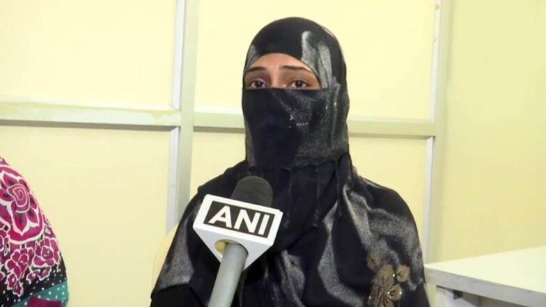 हैदराबाद: पत्नी के टेढ़े दांत पति को नहीं आए पसंद तो कह दिया तलाक-तलाक-तलाक, 4 महीने पहले हुई थी शादी हैदराबाद: पत्नी के टेढ़े दांत पति को नहीं आए पसंद तो कह दिया तलाक-तलाक-तलाक, 4 महीने पहले हुई थी शादी
