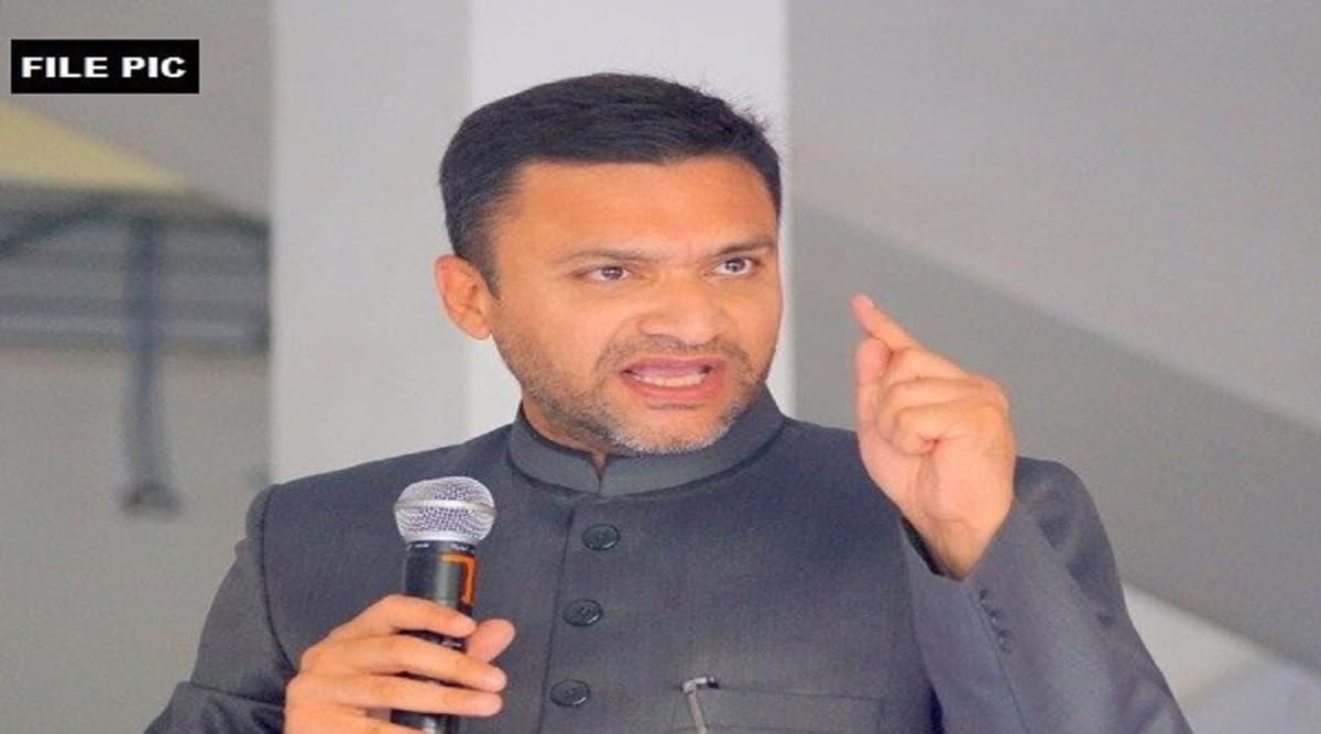 अकबरुद्दीन ओवैसी की बड़ी मुश्किलें, भड़काऊ टिप्पणी को लेकर दर्ज हुई एफआईआर अकबरुद्दीन ओवैसी की बड़ी मुश्किलें, भड़काऊ टिप्पणी को लेकर दर्ज हुई एफआईआर