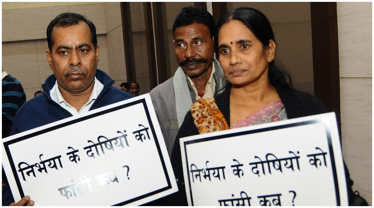 निर्भया मामला: केंद्र की दोषियों को अलग-अलग फांसी देने की मांग वाली याचिका पर सुनवाई टली निर्भया मामला: केंद्र की दोषियों को अलग-अलग फांसी देने की मांग वाली याचिका पर सुनवाई टली
