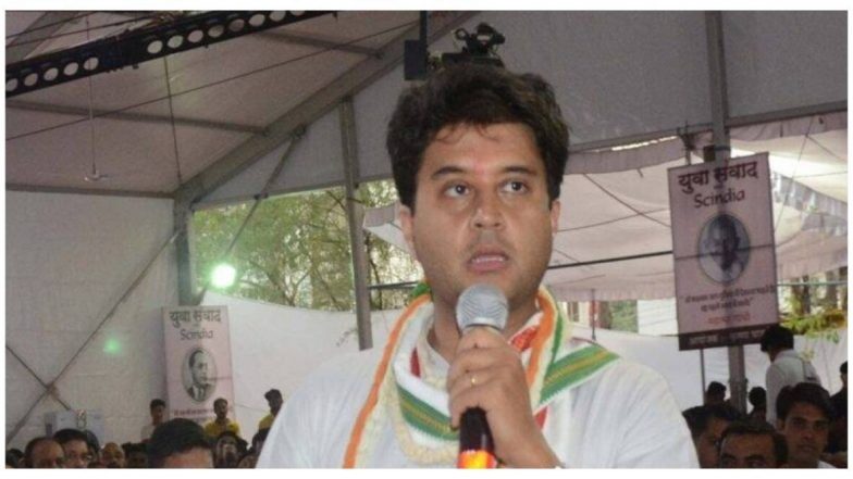 कांग्रेस महासचिव ज्योतिरादित्य सिंधिया ने ट्वीटर स्टेटस बदला, राजनीतिक गलियारे में चर्चा का विषय गर्म