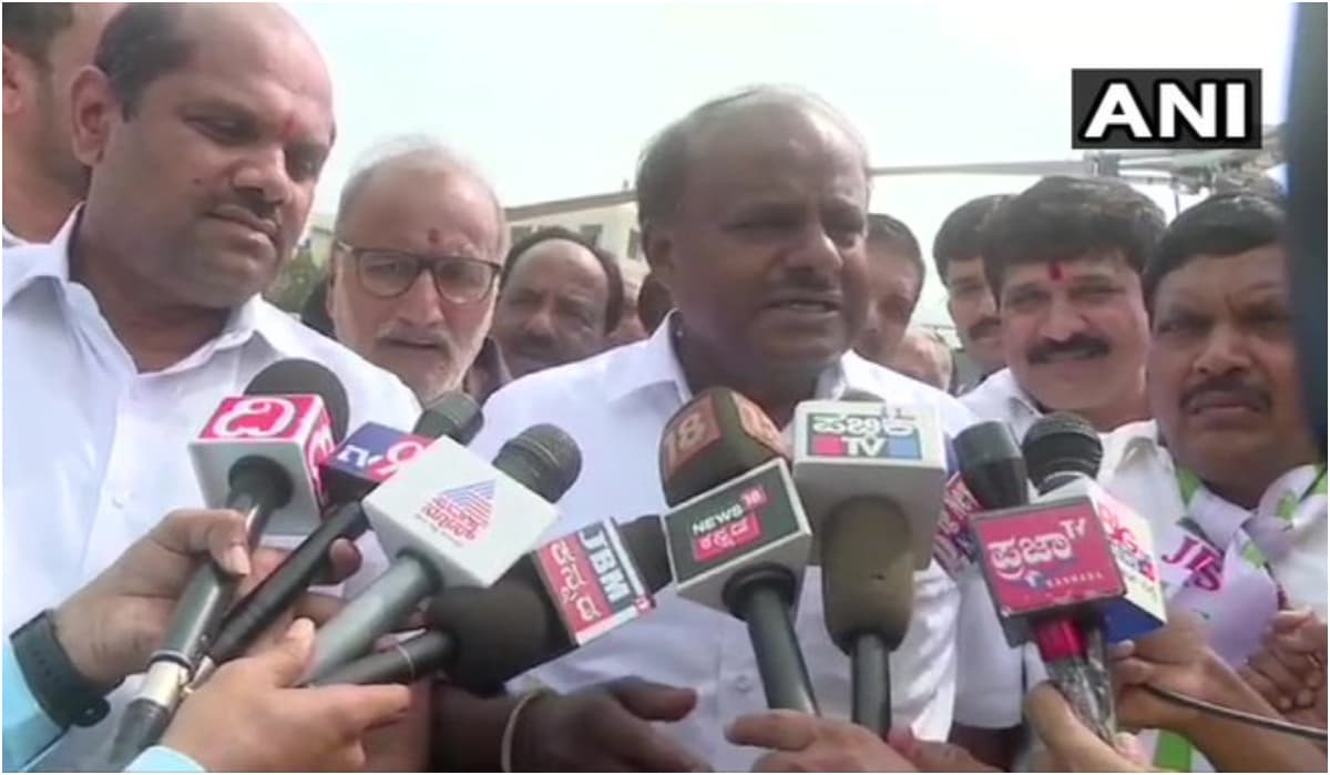 कर्नाटक: पूर्व सीएम एचडी कुमारस्वामी का बड़ा आरोप, कहा- बीजेपी खरीदे गए विधायकों के साथ जानवरों जैसा करती है व्यवहार कर्नाटक: पूर्व सीएम एचडी कुमारस्वामी का बड़ा आरोप, कहा- बीजेपी खरीदे गए विधायकों के साथ जानवरों जैसा करती है व्यवहार