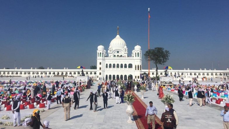 Kartarpur Corridor: पूर्व प्रधानमंत्री मनमोहन सिंह के नेतृत्व में करतारपुर गलियारे से पाकिस्तान पहुंचा पहला सिख जत्था