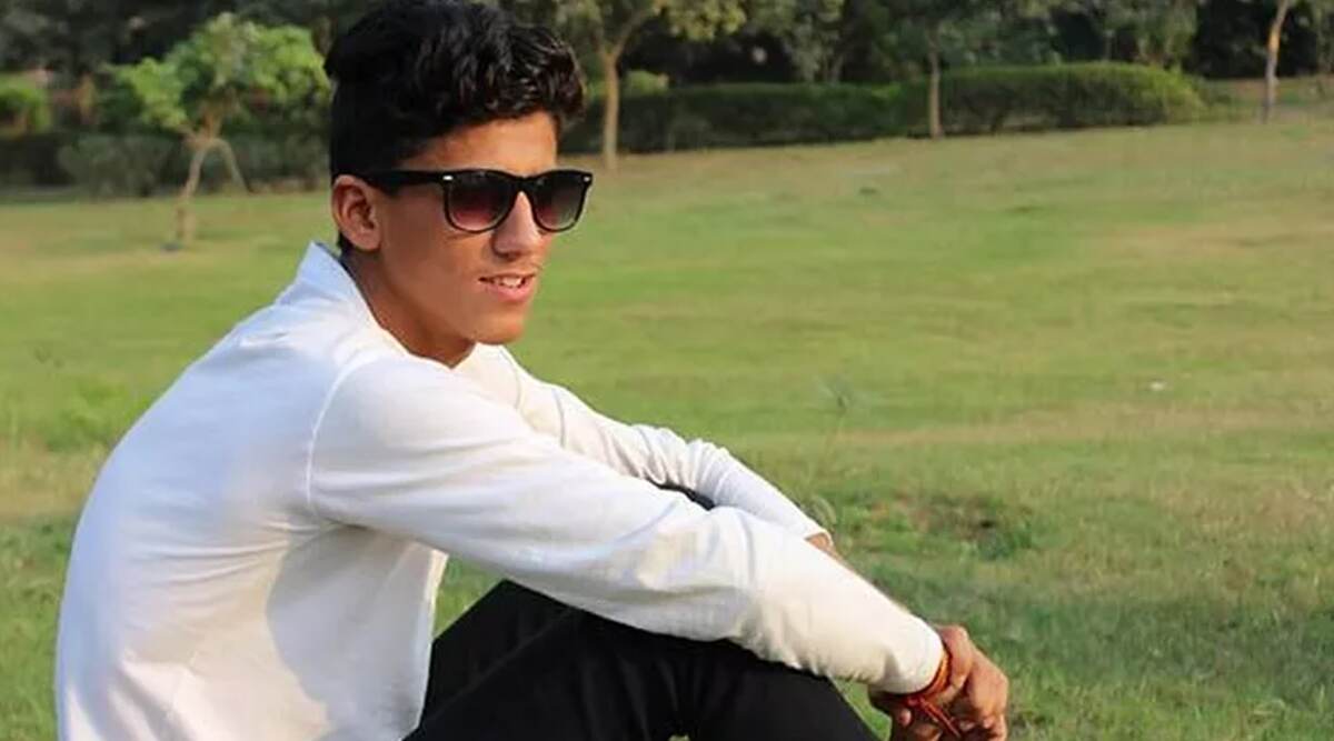 19 साल के केशव डबास ने नेट प्रैक्टिस में रोहित शर्मा और शिखर धवन को आउट कर सभी को चौंकाया, कोच रवि शास्त्री ने भी की तारीफ 19 साल के केशव डबास ने नेट प्रैक्टिस में रोहित शर्मा और शिखर धवन को आउट कर सभी को चौंकाया, कोच रवि शास्त्री ने भी की तारीफ