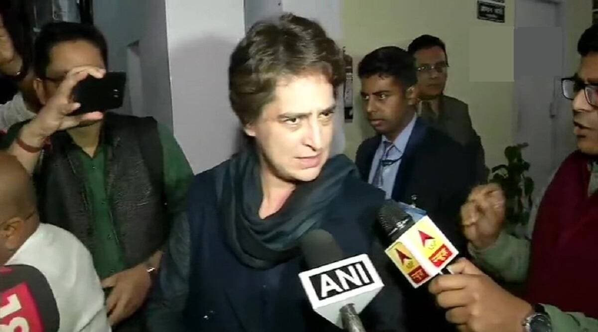 कांग्रेस महासचिव प्रियंका गांधी वाड्रा ने BJP सरकार पर बोला हमला, कहा- अपनी नाकामी के चलते अर्थव्यवस्था की बर्बाद कांग्रेस महासचिव प्रियंका गांधी वाड्रा ने BJP सरकार पर बोला हमला, कहा- अपनी नाकामी के चलते अर्थव्यवस्था की बर्बाद