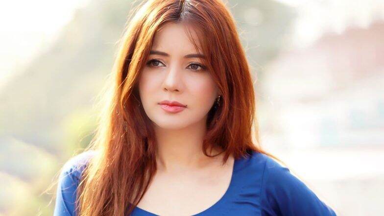 Rabi Pirzada Nude Video: पाकिस्तानी पॉप सिंगर के वीडियो वायरल होने के बाद समर्थन में आए ट्विटर यूजर्स, किए ये कमेंट्स Rabi Pirzada Nude Video: पाकिस्तानी पॉप सिंगर के वीडियो वायरल होने के बाद समर्थन में आए ट्विटर यूजर्स, किए ये कमेंट्स