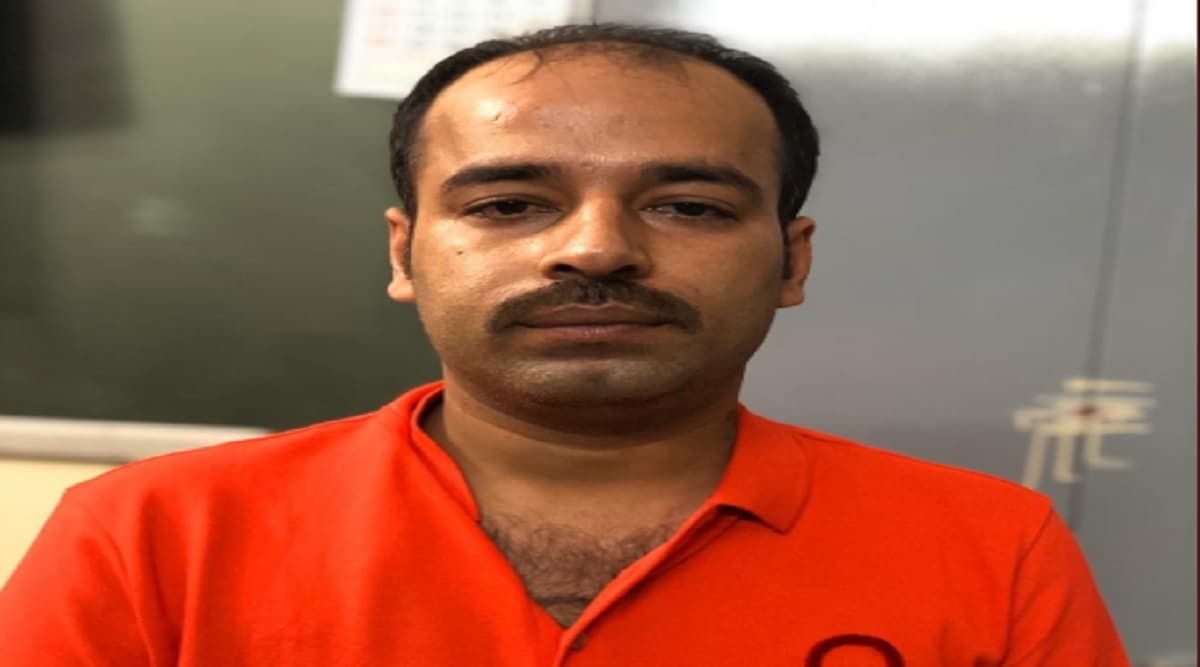 केपीएल फाइनल मे फिक्सिंग: सेंट्रल क्राइम ब्रांच ने इंटरनेशनल सट्टेबाज सय्यम को किया गिरफ्तार, लुकआउट नोटिस हुआ था जारी केपीएल फाइनल मे फिक्सिंग: सेंट्रल क्राइम ब्रांच ने इंटरनेशनल सट्टेबाज सय्यम को किया गिरफ्तार, लुकआउट नोटिस हुआ था जारी