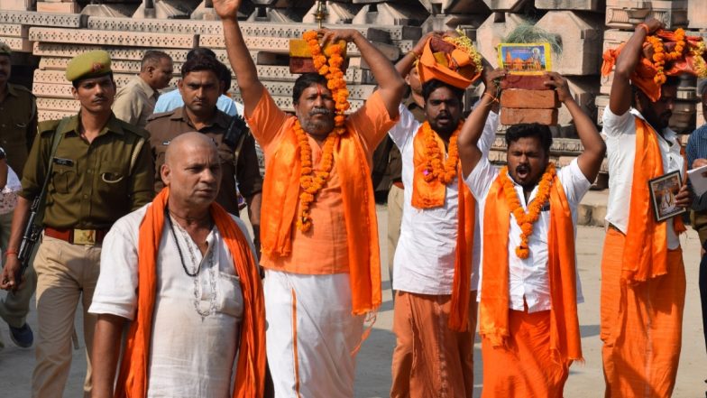 तपस्वी की छावनी के प्रमुख महंत सर्वेश्वर दास ने अपने शिष्य परमहंस दास को आपत्तिजनक टिप्पणी करने पर संगठन से किया निष्कासित