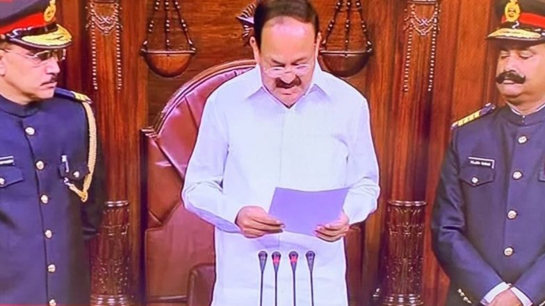 राज्यसभा के सभापति एम. वेंकैया नायडू ने मार्शल्स की नई वर्दी पर पुनर्विचार के दिए आदेश