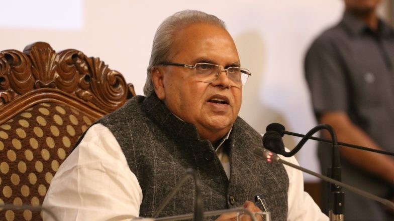 बिहार में कुत्ते, घोड़े, छड़ी तक भी जमीन के मालिक: राज्यपाल सत्यपाल मलिक