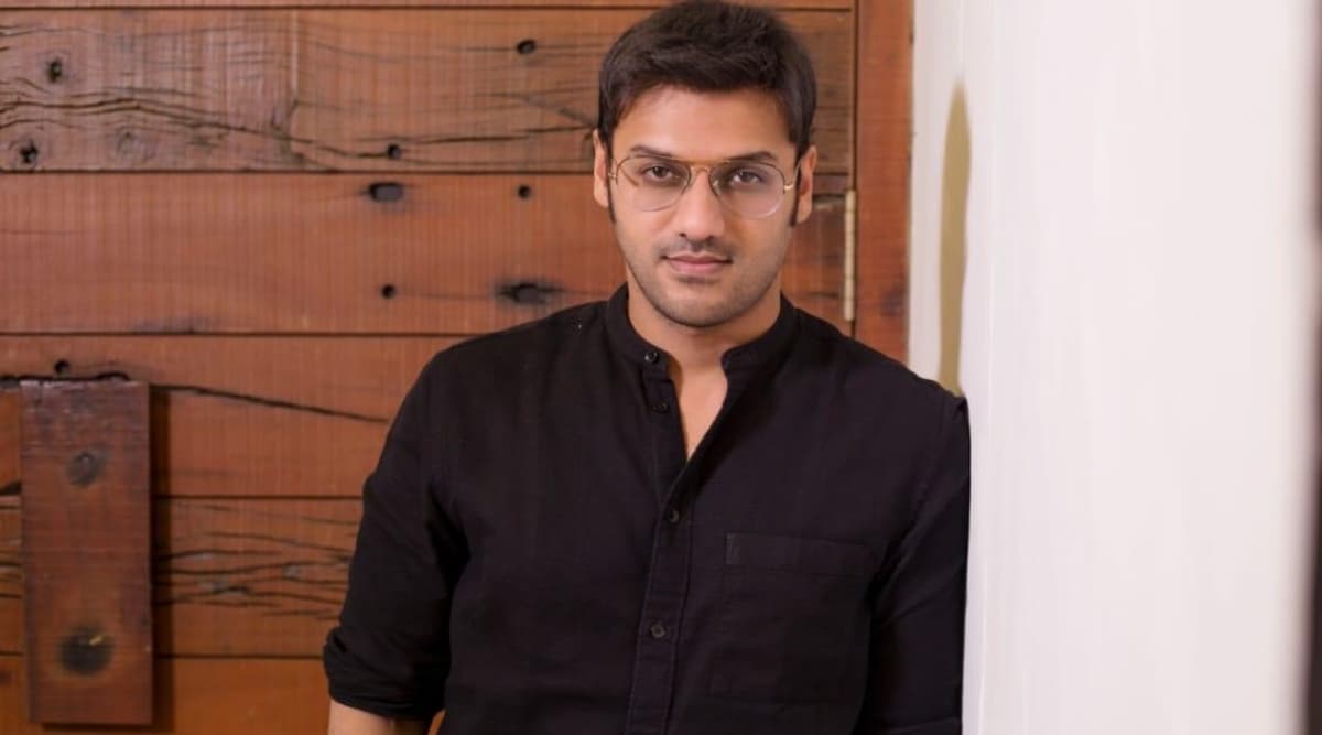 निर्देशक आदित्य दत्त ने 'कमांडो 3' को बताया बड़ी बजट फिल्म निर्देशक आदित्य दत्त ने 'कमांडो 3' को बताया बड़ी बजट फिल्म