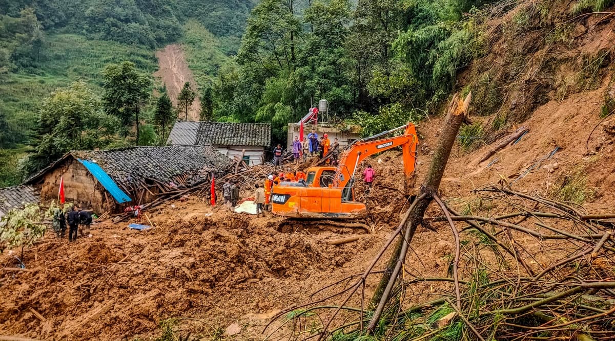 डेमोक्रेटिक रिपब्लिक ऑफ कांगो में हुई भारी बारिश और भूस्खलन से 41 लोगों की हुई मौत , 4 लाख लोग हुए प्रभावित डेमोक्रेटिक रिपब्लिक ऑफ कांगो में हुई भारी बारिश और भूस्खलन से 41 लोगों की हुई मौत , 4 लाख लोग हुए प्रभावित