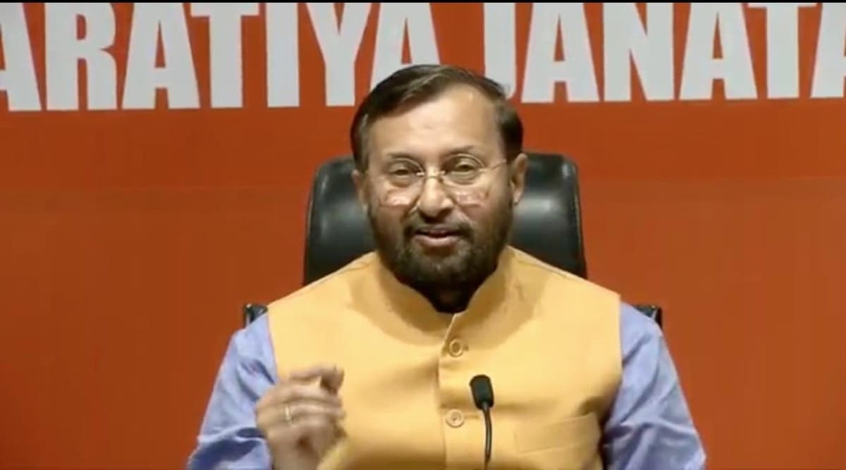 केंद्रीय पर्यावरण मंत्री प्रकाश जावड़ेकर ने दिल्ली में प्रदूषण पर दोषारोपण को लेकर सीएम अरविंद केजरीवाल की निंदा की केंद्रीय पर्यावरण मंत्री प्रकाश जावड़ेकर ने दिल्ली में प्रदूषण पर दोषारोपण को लेकर सीएम अरविंद केजरीवाल की निंदा की